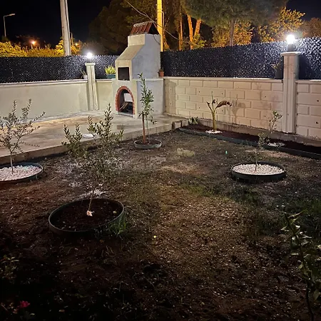 Comfy With Garden, Family Friendly In Apartment Fethiye