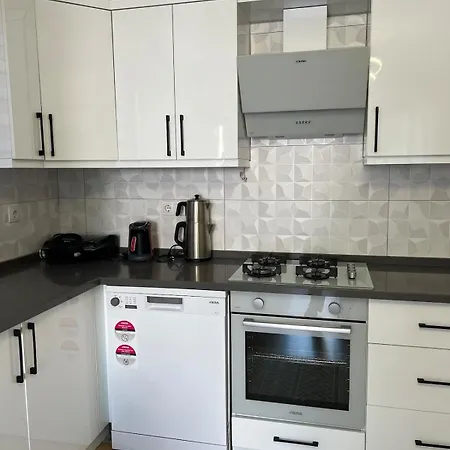 Apartment Comfy With Garden, Family Friendly In *