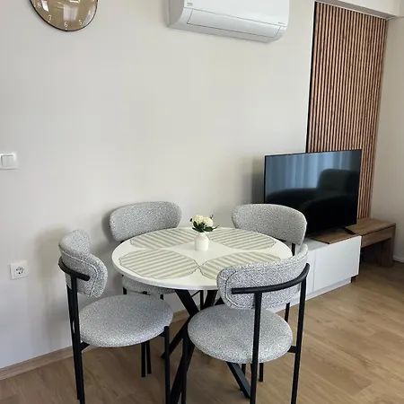 Comfy With Garden, Family Friendly In *