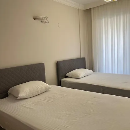 Apartment Comfy With Garden, Family Friendly In *