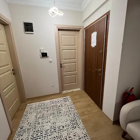 Comfy With Garden, Family Friendly In Apartment *