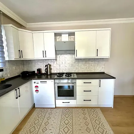 Comfy With Garden, Family Friendly In Apartment *