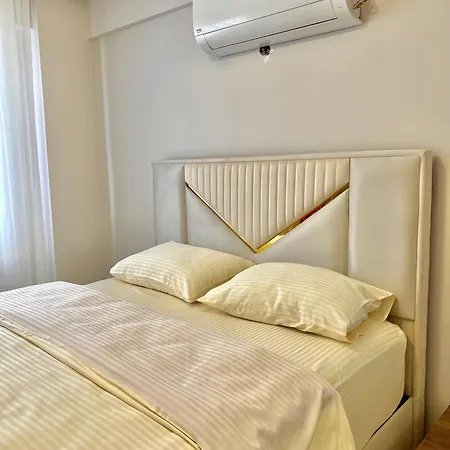 Apartment Comfy With Garden, Family Friendly In *