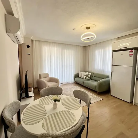 Comfy With Garden, Family Friendly In Apartment *